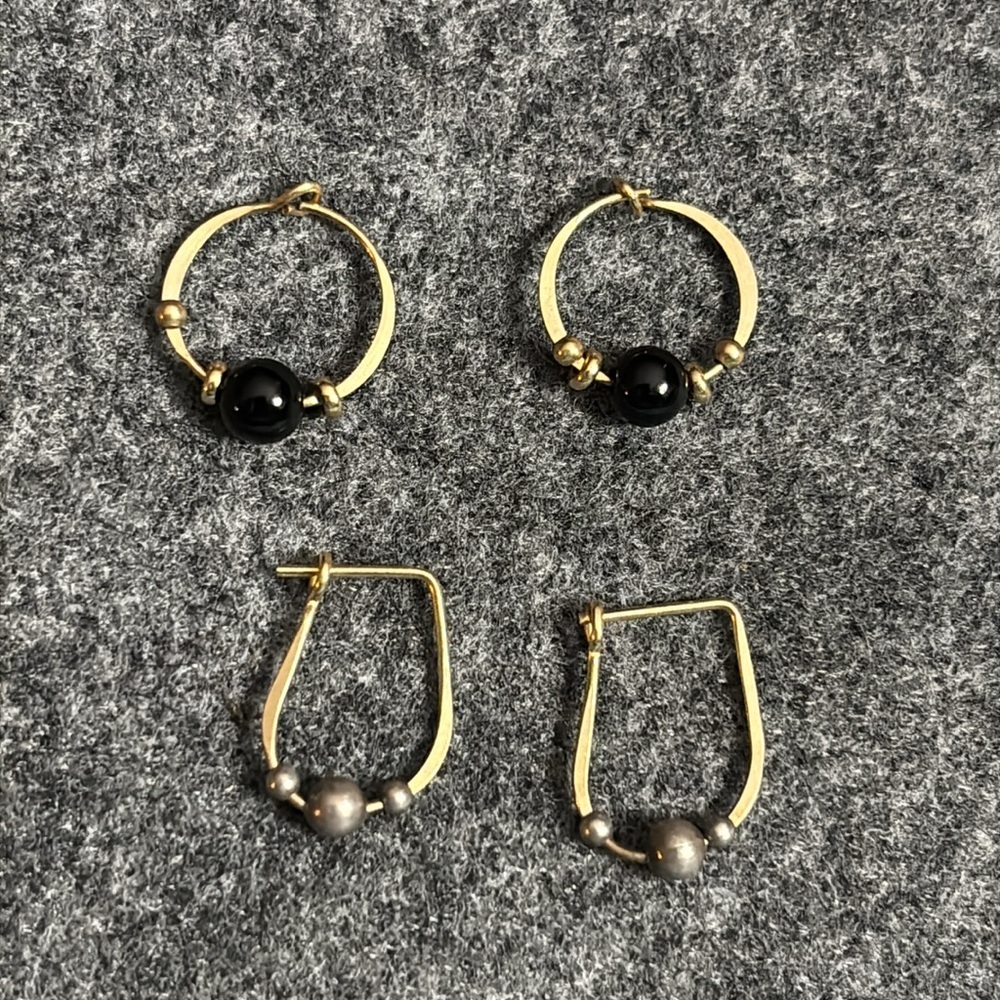 2 pair Drama King & Queen Bedazzled Set Inside e Earrings